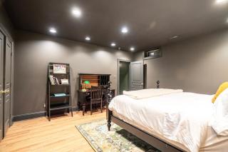 Luxe Farmhouse on 200 Acre with Pool, Sauna, Hot Tub, Game Room, Longhorns, Blue Ridge Mountains - Amissville - 3