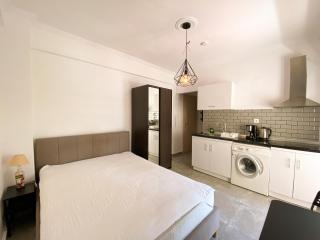 Hakan's Seaside Apartments - 2