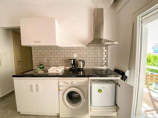 Hakan's Seaside Apartments - 1