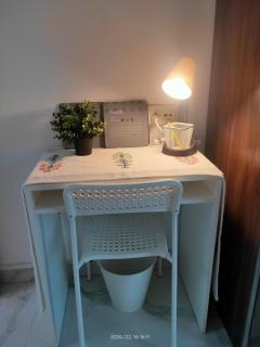 Stay-by-the-bay, 2bed garden apt with lounge bdrm - 4