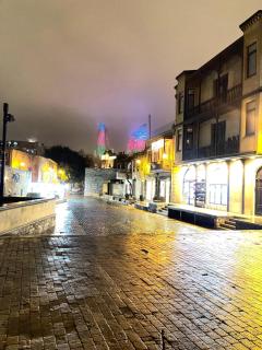 Luxury Old City Apartment - Baku - 9