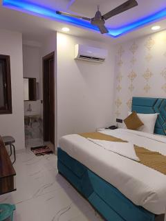 Hotel NP International - Near Govindpuri Metro - New Delhi - 8