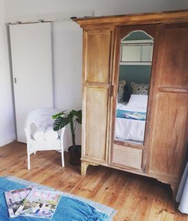 Stylish 2 bed on Florida Rd Amazing location! - Durban - 9