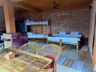 Nar-Bis Hotel - Pokhara - 8