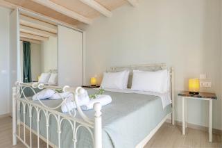 Villa Deos - Sea Views - - 1