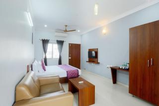 Gateway Transit Hotel - - 8