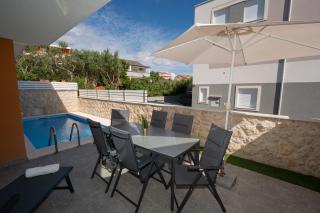 Apartment Funtastic with Private Pool - Novalja - 3