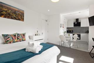 South Harrow Apartment - London - 8