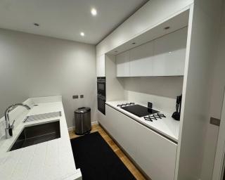 Stylish 2BR Apt in QuarterMile Meadows Park Views - Edinburgh - 8