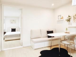 Stay Cozy Gangnam Style Trip, 3min to Subway, Calm & Chic Home - Seoul - 1