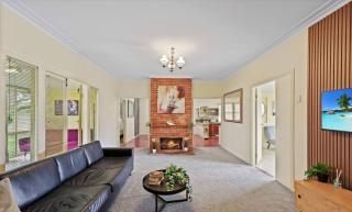 Private King Bed, Walk To Beenleigh Village&Museum Bedroom3 - 8