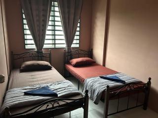 Qaseh By The Beach Apartment - 1