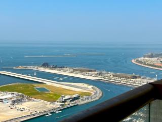 Sea view 1 BR Flat, Luxury amenities, Near Beach & Tram with FREE Parking in Dubai Marina - Dubai - 0
