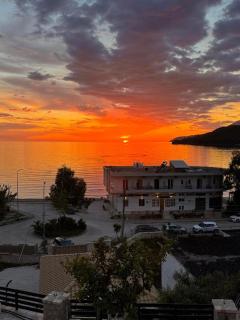 Chrisimos Apartment - Himare - 1