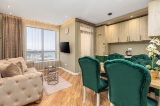 XIO Apartments - Bar - 9