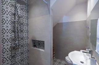 20-24 old town suite -  - 1