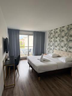 Hotel Sable Et Soleil - Port, Plage et Jacuzzi Privé - Fréjus - 6
