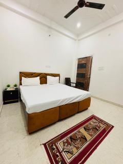 Aananda Kutir Homestay - Ayodhya - 9