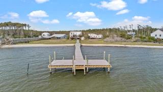 Waterfront Dock Kayaks Ping Pong 3 Bedroom 2 Bathroom - Sealevel - 4
