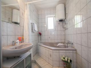 Boutique Apartment with Garden in Trogir - Trogir - 1