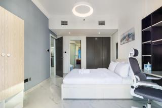 Luxury Jlt 1br Lakeview 5 Min Metro & Marina - Dubai - 2