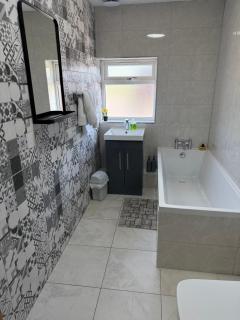 Luxurious 3 bedrooms flat near New Cross - Wednesfield - 3