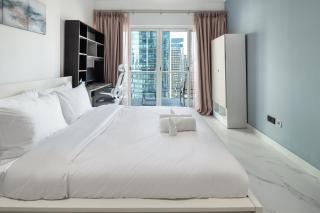 Luxury Jlt 1br Lakeview 5 Min Metro & Marina - Dubai - 7
