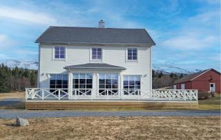 4 Bedroom Cozy Home In Hol I Tjeldsund - Dragland - 0