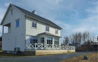 4 Bedroom Cozy Home In Hol I Tjeldsund - Dragland - 3