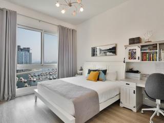 Free housekeeping visits during your stay - StayShort - Superb 3BR in Palm Jumeirah With Unmatched Views - 8