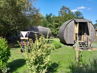 " village tonneaux de tirpoil " - Montilliers - 1