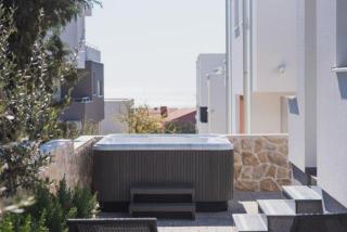 Holiday home Tomana B with Jacuzzi - Novalja - 8