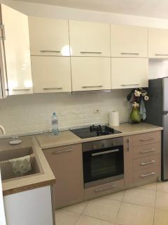 Sun, Sea and Serenity - Beachfront Apt with Sunset Views and Soothing Waves - Durazzo - 4