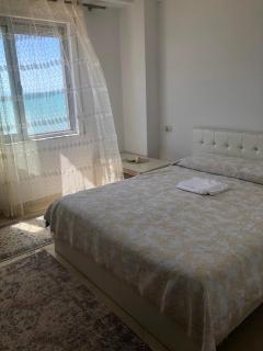 Sun, Sea and Serenity - Beachfront Apt with Sunset Views and Soothing Waves - Durazzo - 8