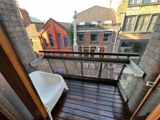 City-Centre 1-Bed Apt with Balcony - Steps from Nightlife - Liverpool - 8