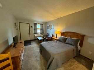 West Pines Motel - Grand Rapids - 3