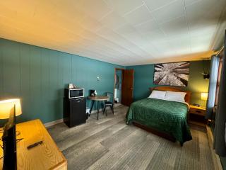 West Pines Motel - Grand Rapids - 1
