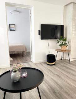 Family friendly, Free Parking space, Newly renovated 3 rooms Apartment - Ålesund - 6