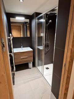 New apartment, in the heart of Les Gets with balcony, next to slopes and shops, sauna, gym and parking - Les Gets - 5