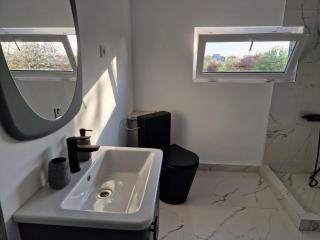 Traflor Termhouse Grayscale - 2