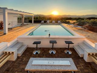 Villa Allegria, romantic luxury 300m from the beach, heated pool, firepit and sauna - Tanaunella - 0