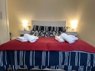 Modern Studio Luxe Heathrow-London - New Bedfont - 9