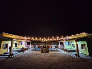 Chalet Restu Mak Abah Pool Merlimau Melaka - 5