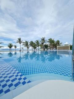 Pebble Peninsula Resort - - 4