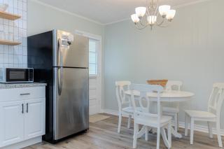 Coastal Cottage 1/2 mile from Covington Square - Covington - 9