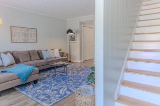 Coastal Cottage 1/2 mile from Covington Square - Covington - 0