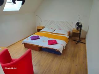 HotelRestaurantBowling - - 3