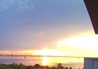 Seafront Apartment - Sleeps 13 - Parking - Balcony - 3