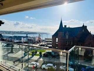 Portrush Town Centre, Luxury Apartment, Sea Views, Balcony, Secure Parking - Portrush - 9
