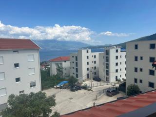 Apartment 12 - 5